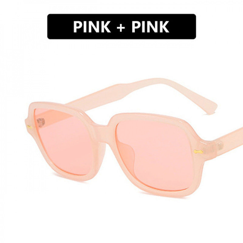 Damen modische Sonnenbrille mit kantigem Rahmen und gelben Gläsern Brehn