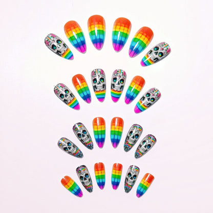 Künstlerisches Schädelmuster Nagelkunst Brehn