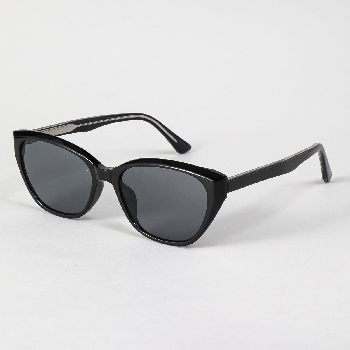 Damen moderne Sonnenbrille mit klassischem Schwung Brehn