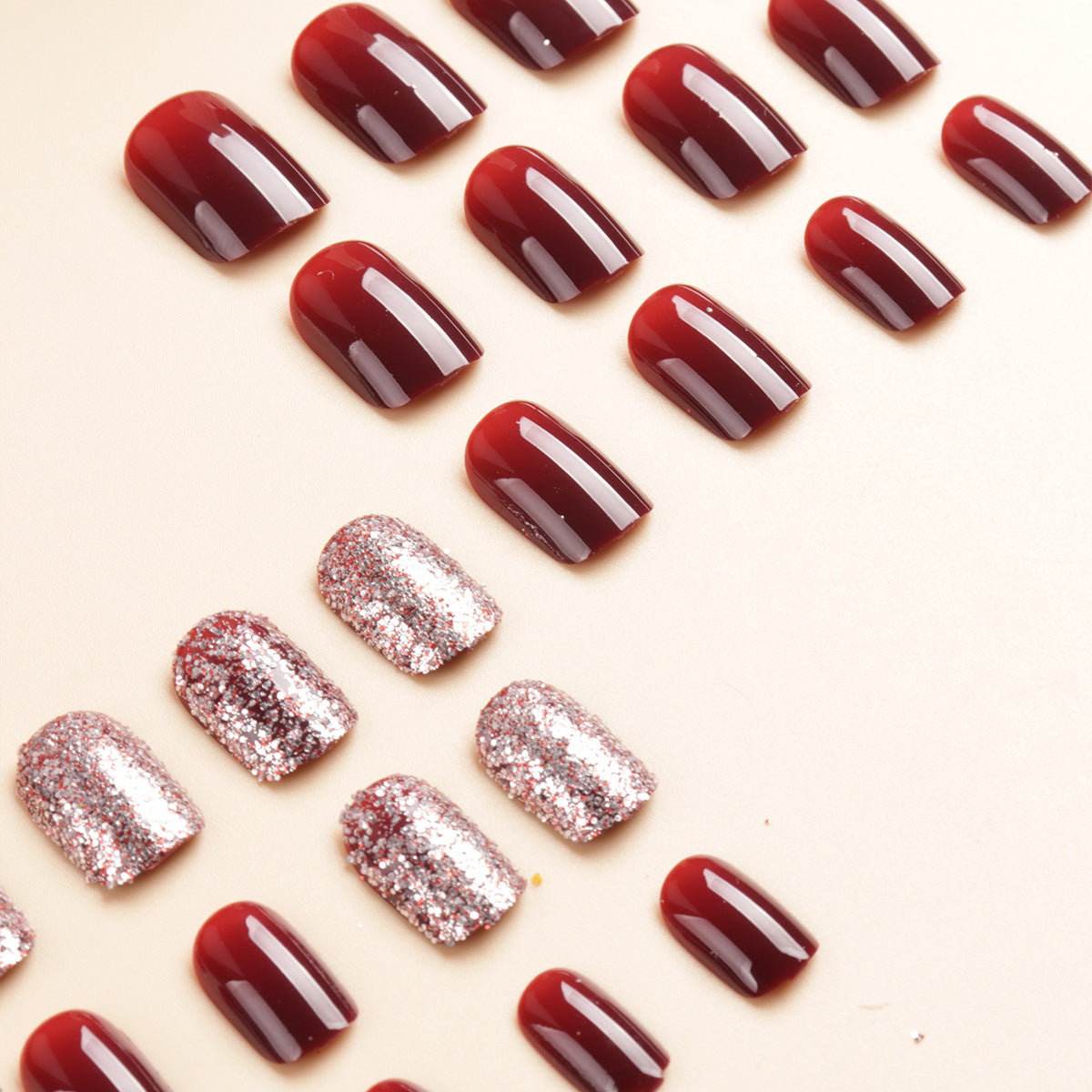 Glänzender Gel Press-On Nagel Set Brehn