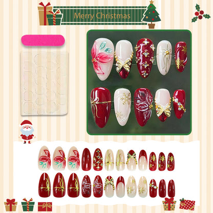 Kunstnagelset mit festlichen Weihnachtsmotiven und edlen Verzierungen Brehn