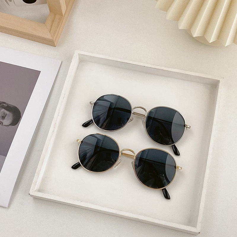 Modische Runde Sonnenbrille mit Goldener Fassung Brehn