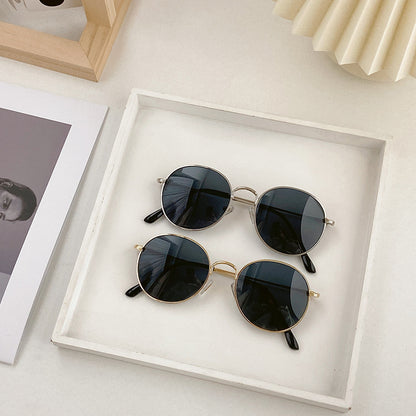 Modische Runde Sonnenbrille mit Goldener Fassung Brehn