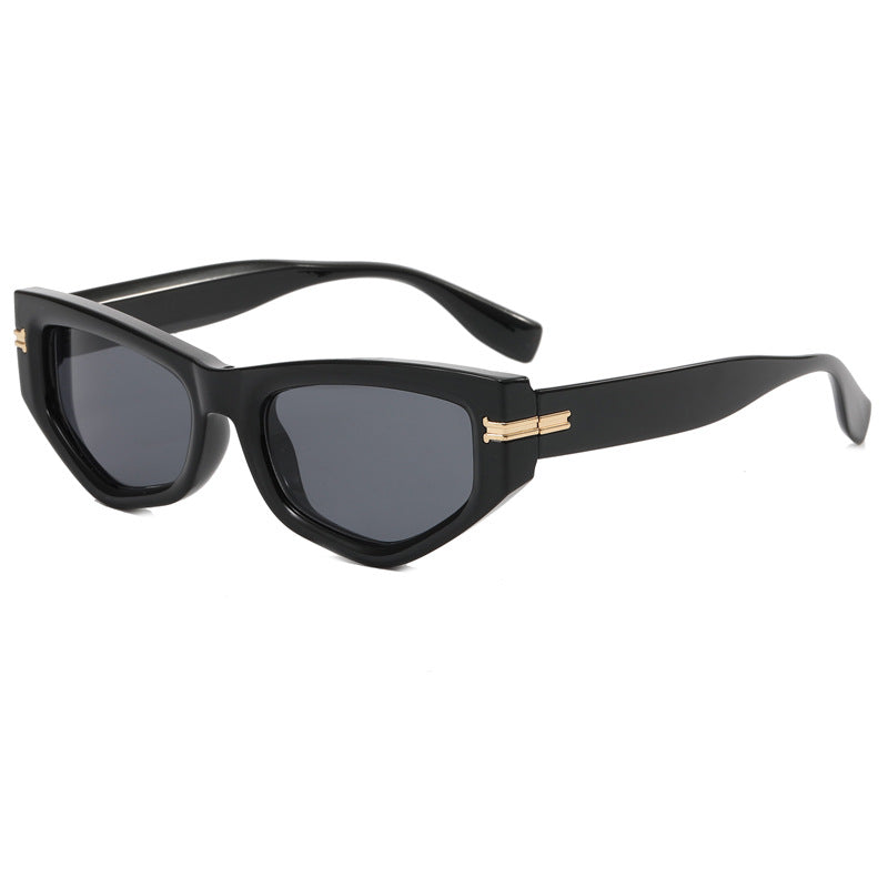 Damen trendige Cat-Eye-Sonnenbrille mit lackiertem Rahmen und akzentuierten Metall-Details Brehn