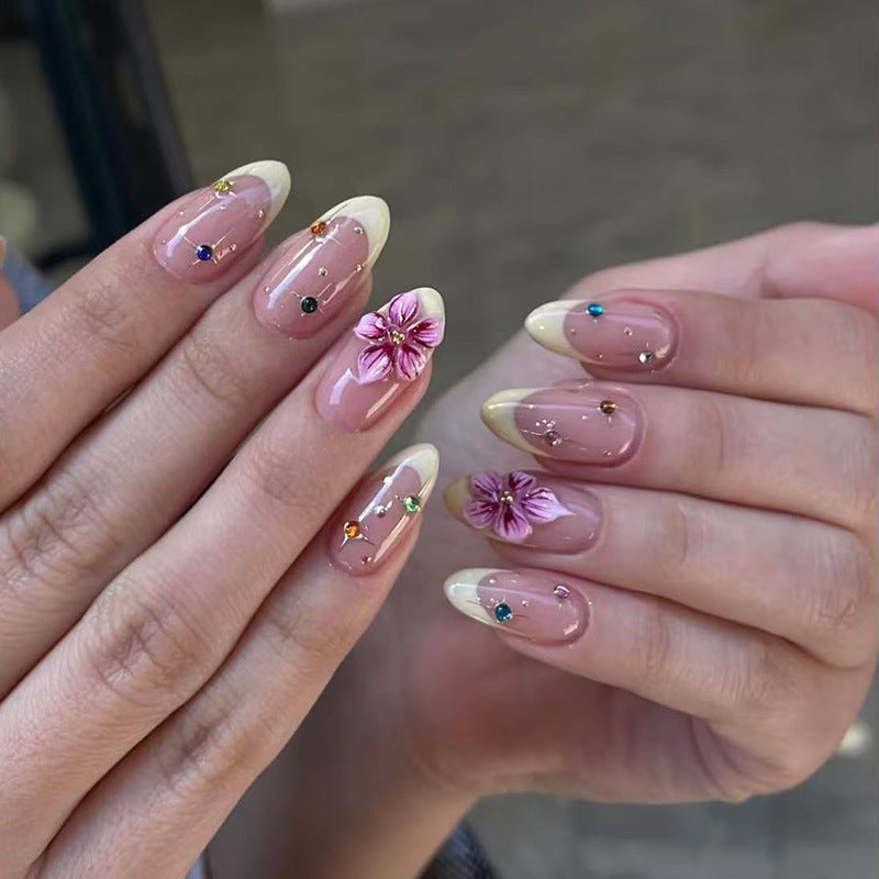 Blumengeschmückte Druck-On-Nagelverlängerungen Brehn