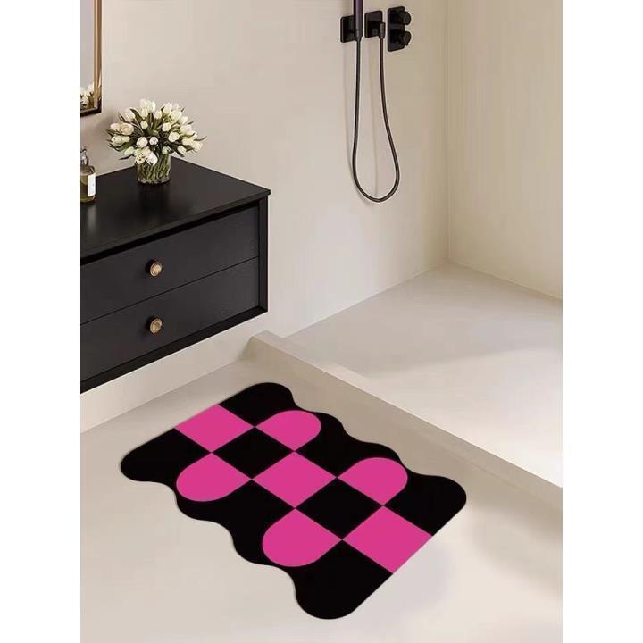Moderne saugfähige Badematte