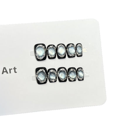 Glamouröse Press-On Nail Art Set mit Silberakzenten Brehn