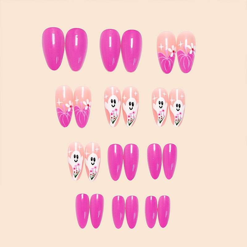 Kreative Nagelspitzen mit Geisterdesign und Blütenmotiven Brehn
