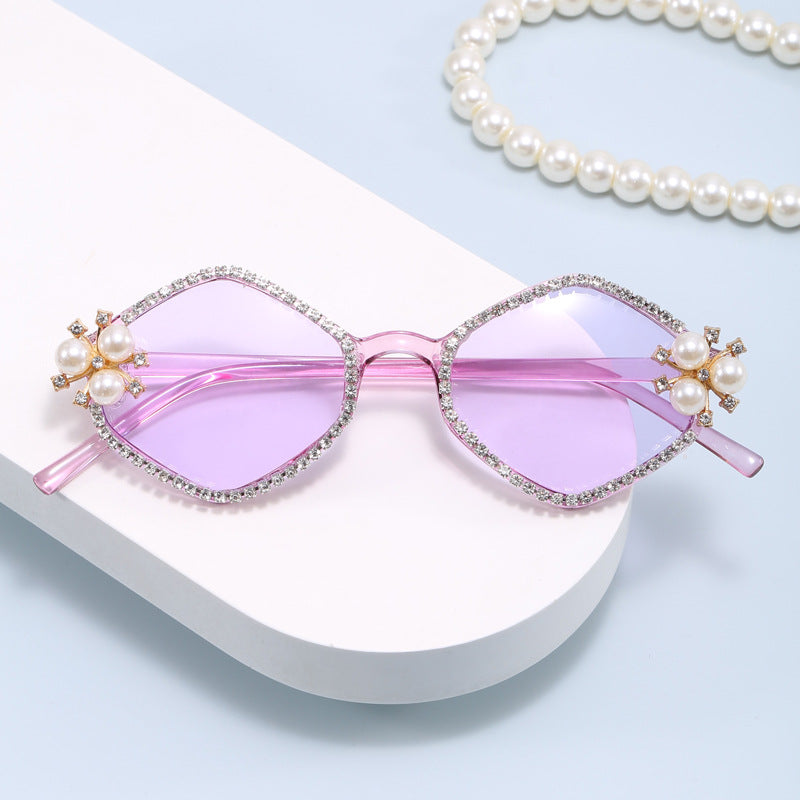 Damen extravagante Sonnenbrille mit glamourösen Perlendetails Brehn