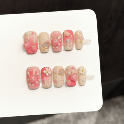 Dekoratives Press-On Nail Art Set mit einzigartigen 3D Charms Designs