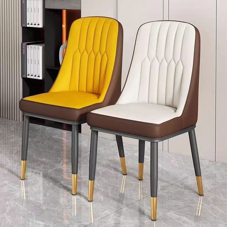 Designstuhl mit ergonomischer Polsterung Brehn
