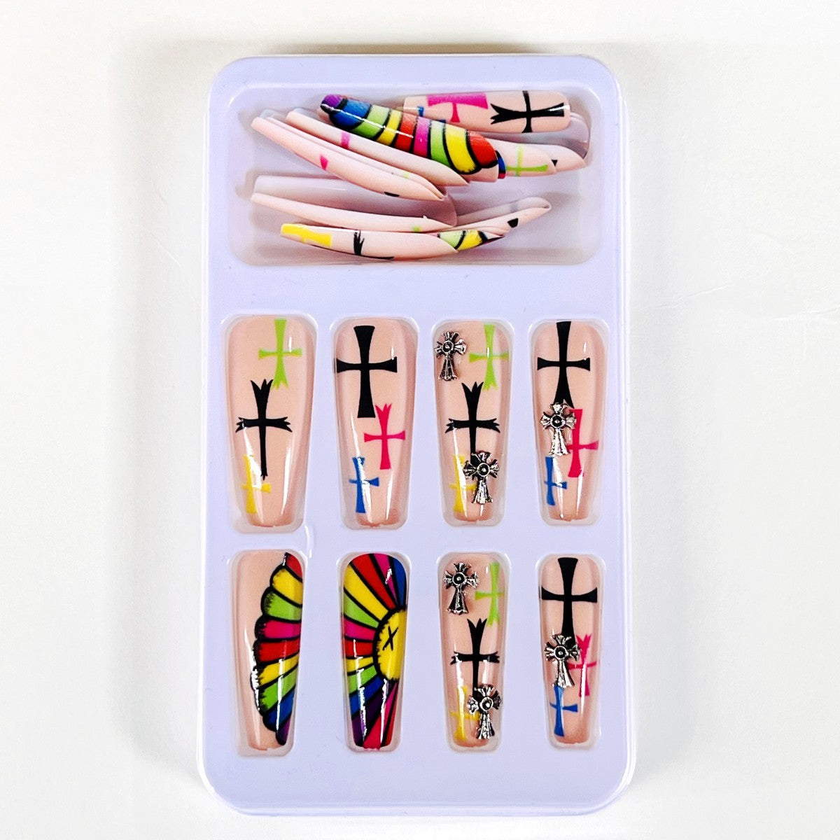 Kunstnägel Set mit kreativem Kreuz-Muster Brehn