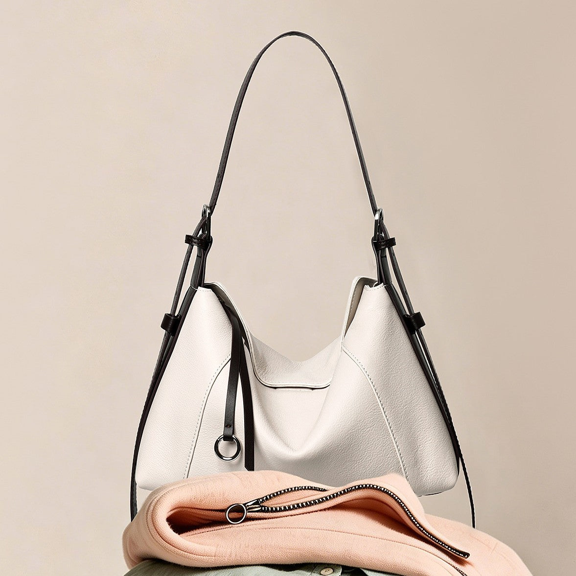Leder Schulter Hobo Tasche mit verstellbarem Kontrastgurt