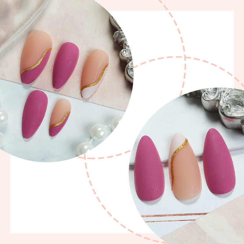 Stylisches Press-On Nagelkunst-Set mit eleganten goldenen Akzenten Brehn