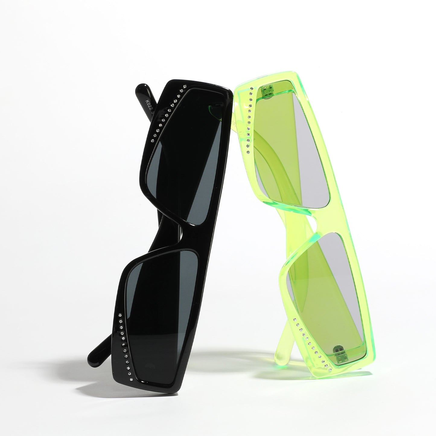 Damen oversized Sonnenbrille mit futuristischer Form und stylischen Verzierungen Brehn