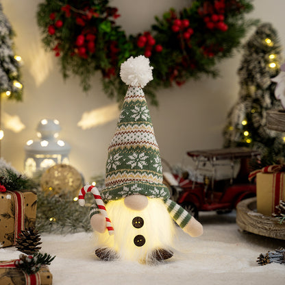 Dekorative Weihnachtsgnom mit leuchtenden Details Brehn