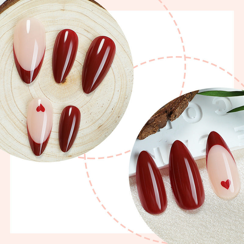 Kunstnagelset mit elegantem Farbverlauf und Herzmustern Brehn
