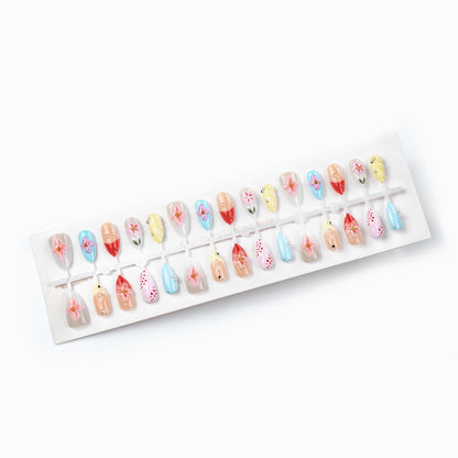 Künstlerische florale detaillierte Press-On Nagelkunst Brehn