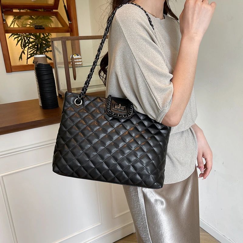 Gepolsterte Eleganz Handtasche Brehn