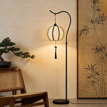 Oriental-inspirierte Stehlampe