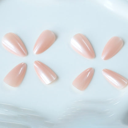 Stylische Nagelverzierung Brehn