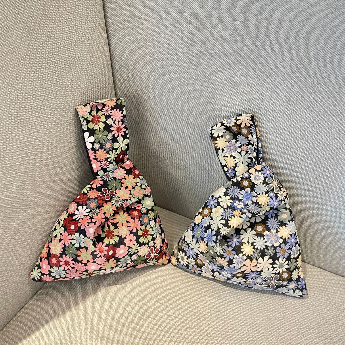 Stilvolle Blumenbedruckte Clutch