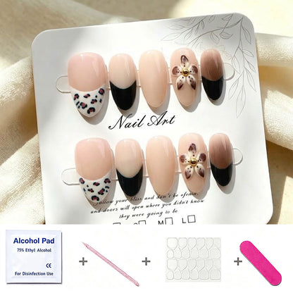 Künstlerisches Press-On Nagelset mit floralem Design