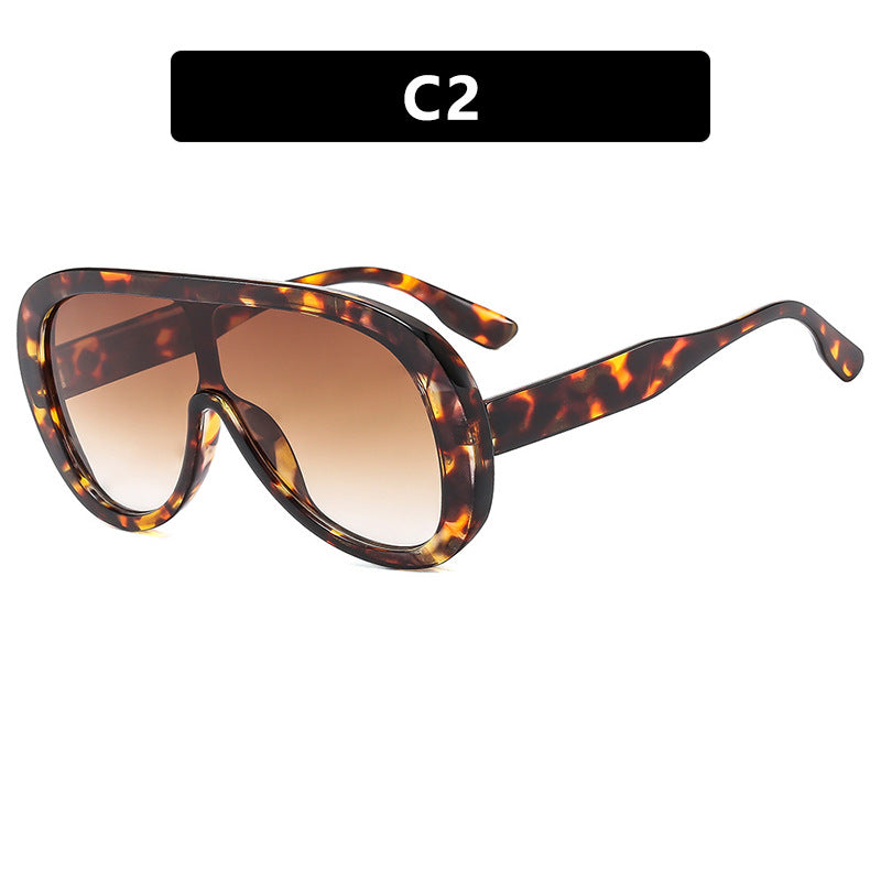 Damen futuristische Sportsonnenbrille mit breiter Sichtscheibe und UV-Schutz Brehn