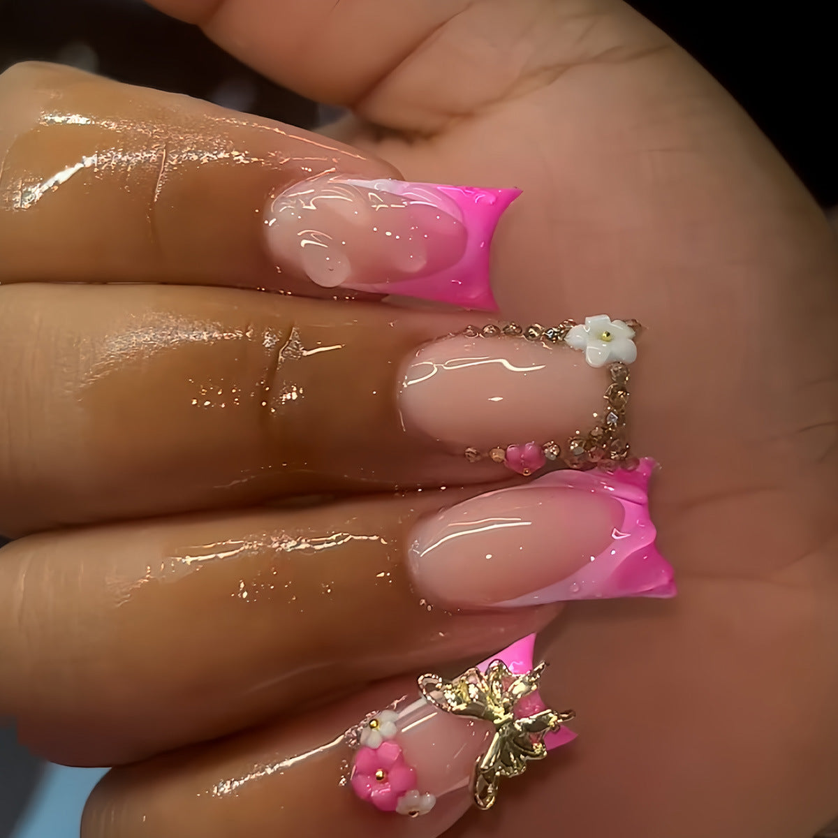 Künstlerisches Floral Press-On Nail Set Brehn