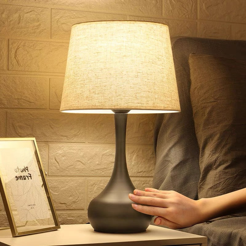 Elegante Gold Akzent Tischlampe