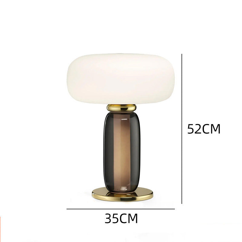Moderne künstlerische Tischlampe mit elegantem Glassdesign