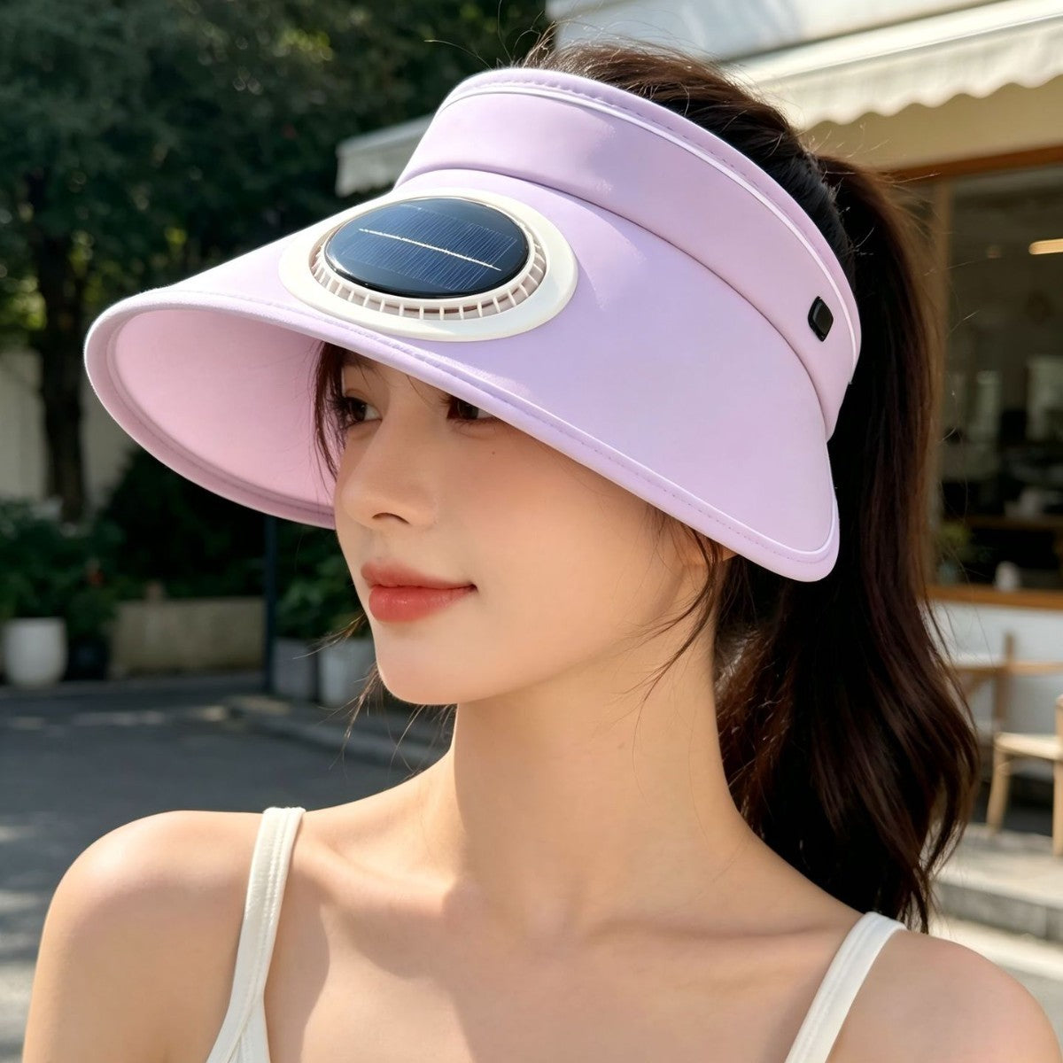Leichtgewichtiger faltbarer Sonnenschutz mit integriertem Solarmodul und leisem Ventilator Brehn