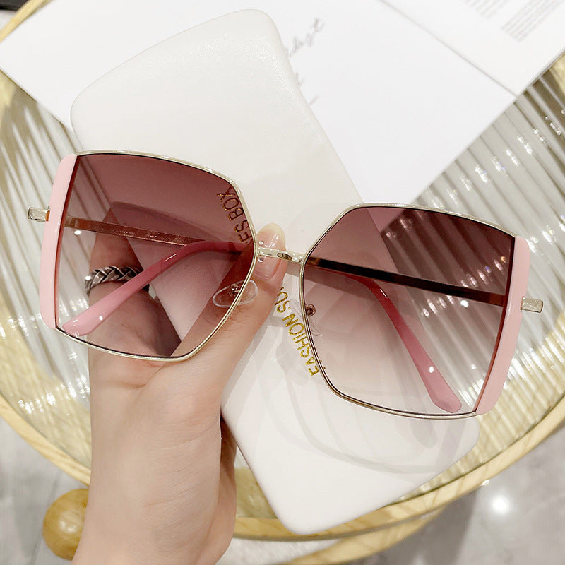 Damen Geometrische Sonnenbrille mit luxuriösem Metallrahmen Brehn
