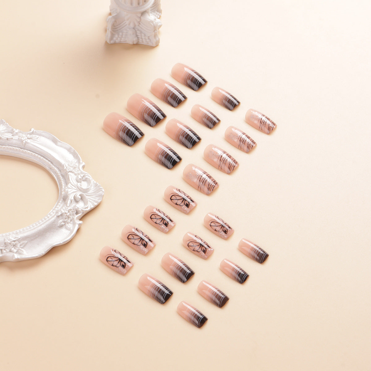 Elegante Schmetterlings-Themen Druck-Nagelkunst Brehn