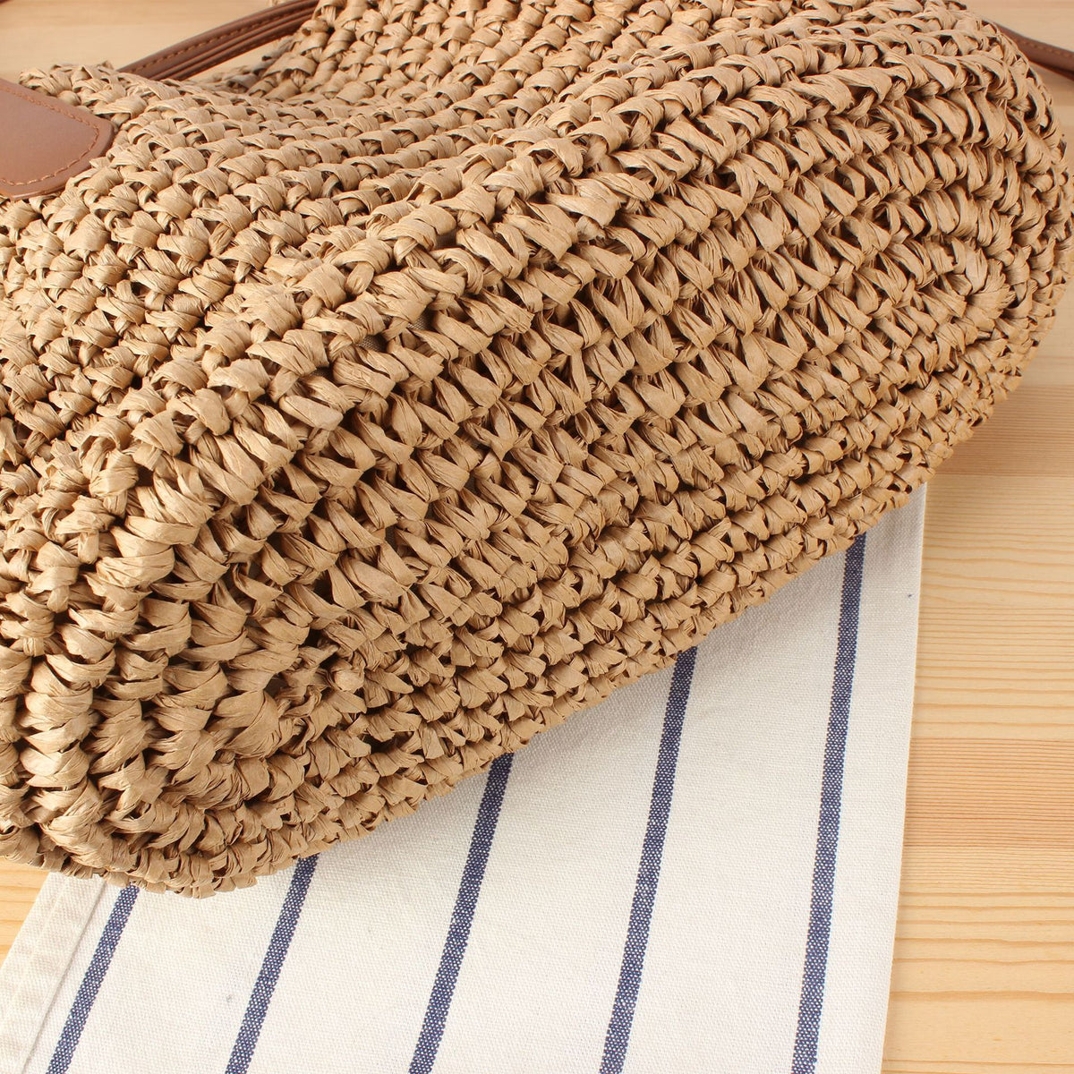 Handtasche mit Weichem Ledergriff und Geräumigem Innenraum Brehn