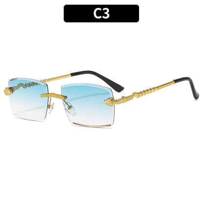 Modische Sonnenbrille mit Schlangendetail