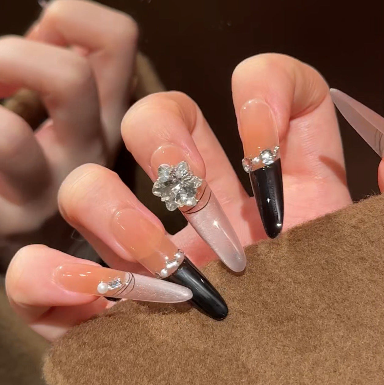 Premium Strass-beschmückte Press-On Nagelverlängerungen Brehn