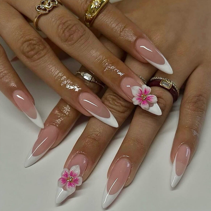 Elegantes Stiletto-Nagelkunst-Set mit floralen Akzenten Brehn