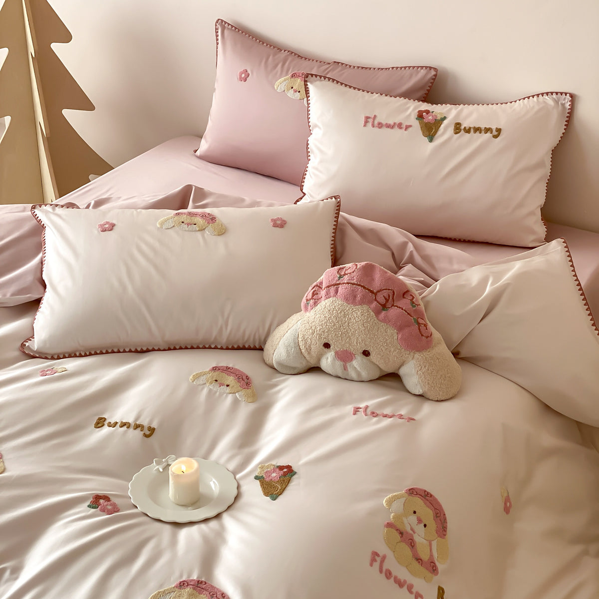 Luxuriöses Satin-Effekt Bettbezug-Set mit bestickten Glücks-Pferde-Applikationen