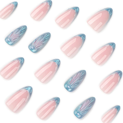 Kunstvolle Nagelkunst mit holografischen Akzenten Brehn