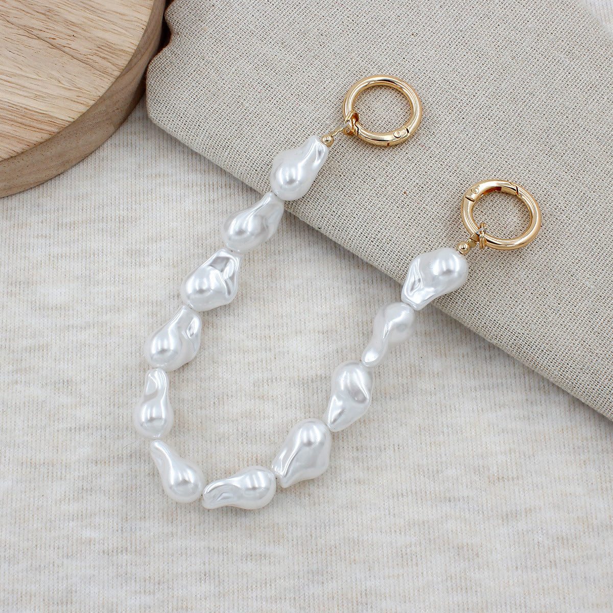Elegantes Perlenaccessoire Brehn
