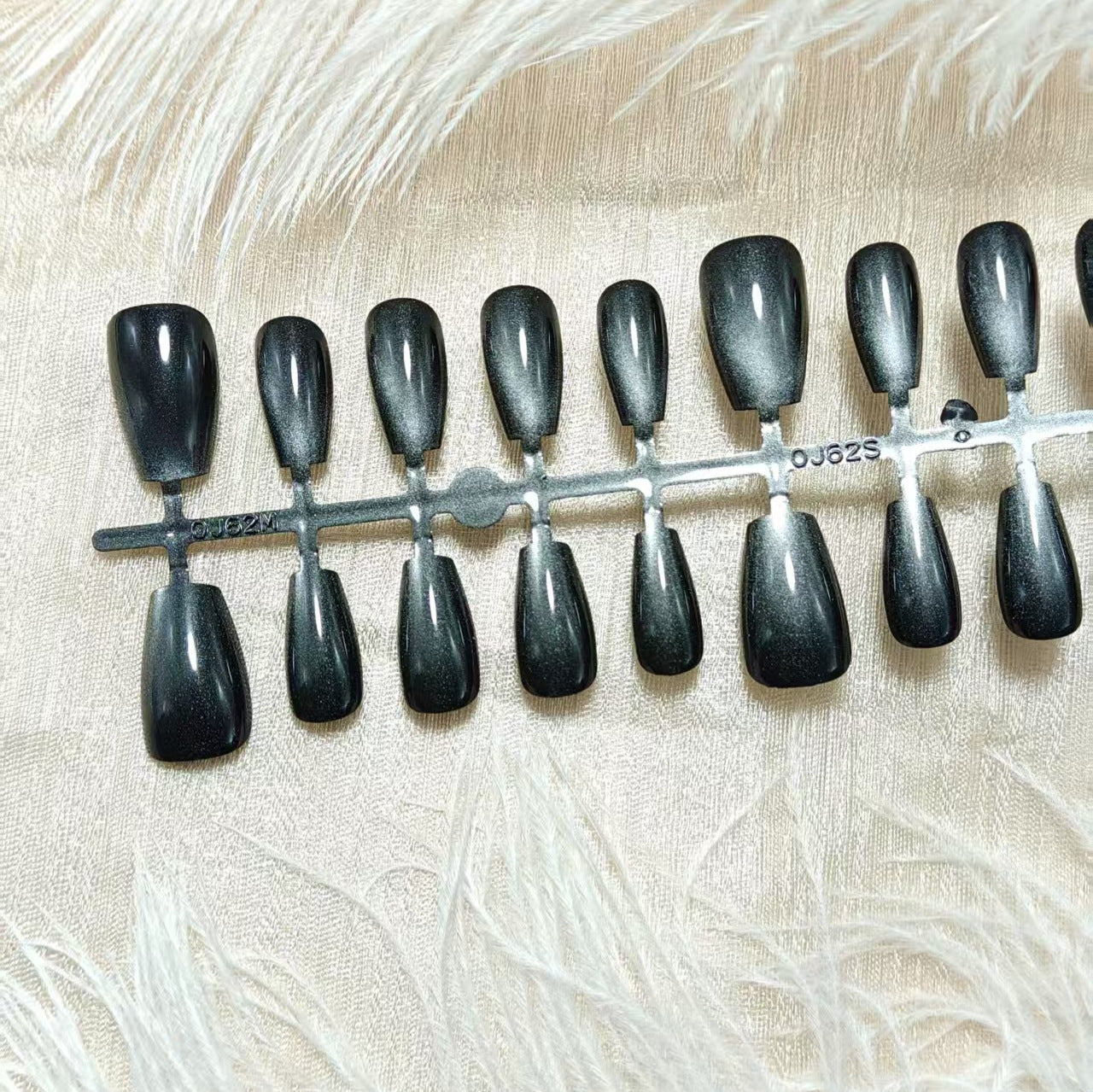 Elegante Kunstnägel mit Schimmerndem Finish Brehn