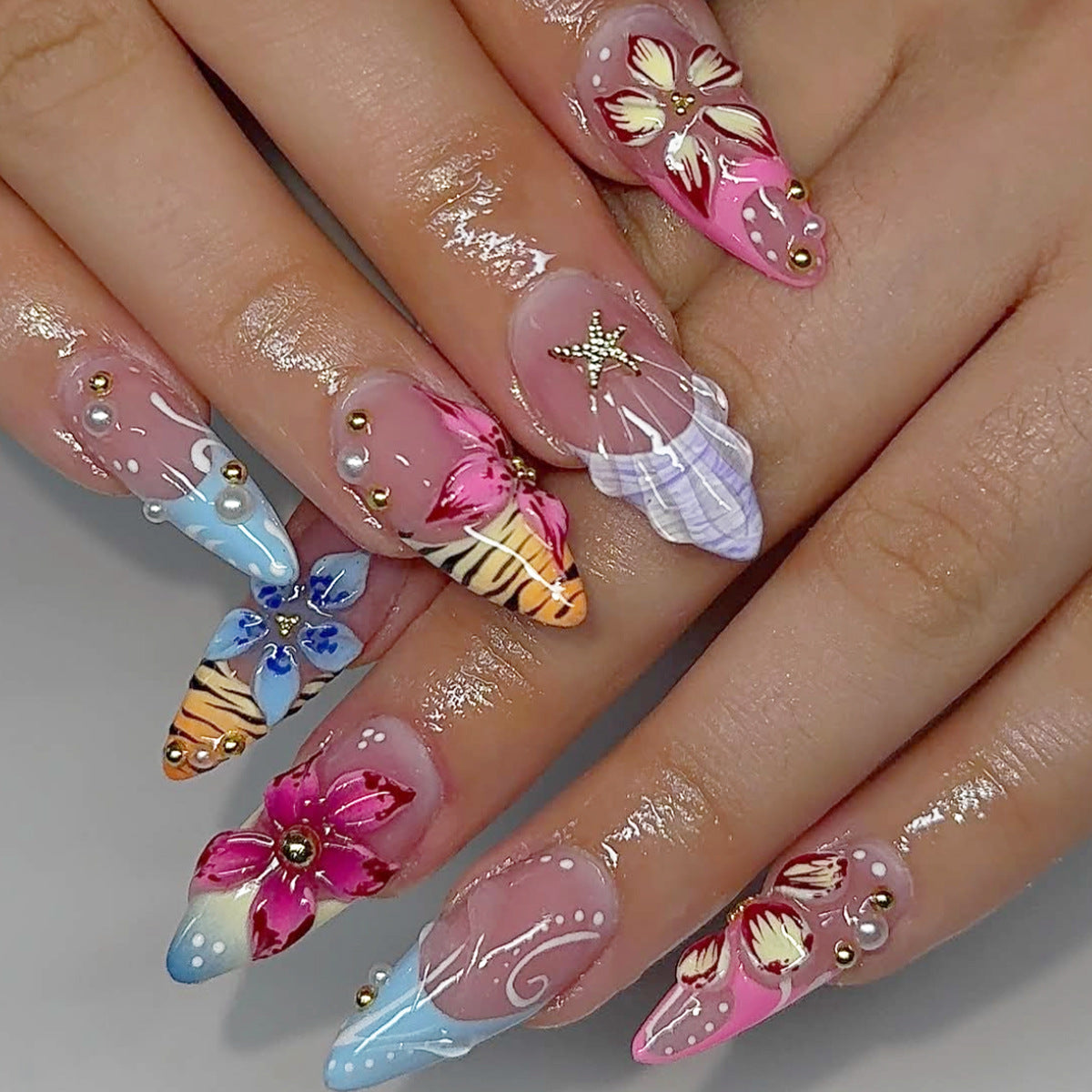 Künstlerische 3D Blumen Nagelerweiterungen Brehn