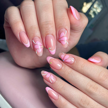 Kunstnagelset mit liebevollen Herz- und Sternenmotiven Brehn