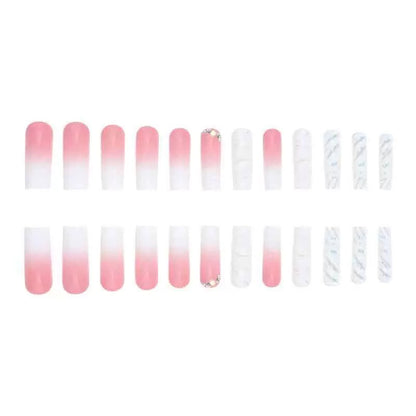 Kunstnagelset mit glamourösen 3D-Akzenten und transparentem Design Brehn