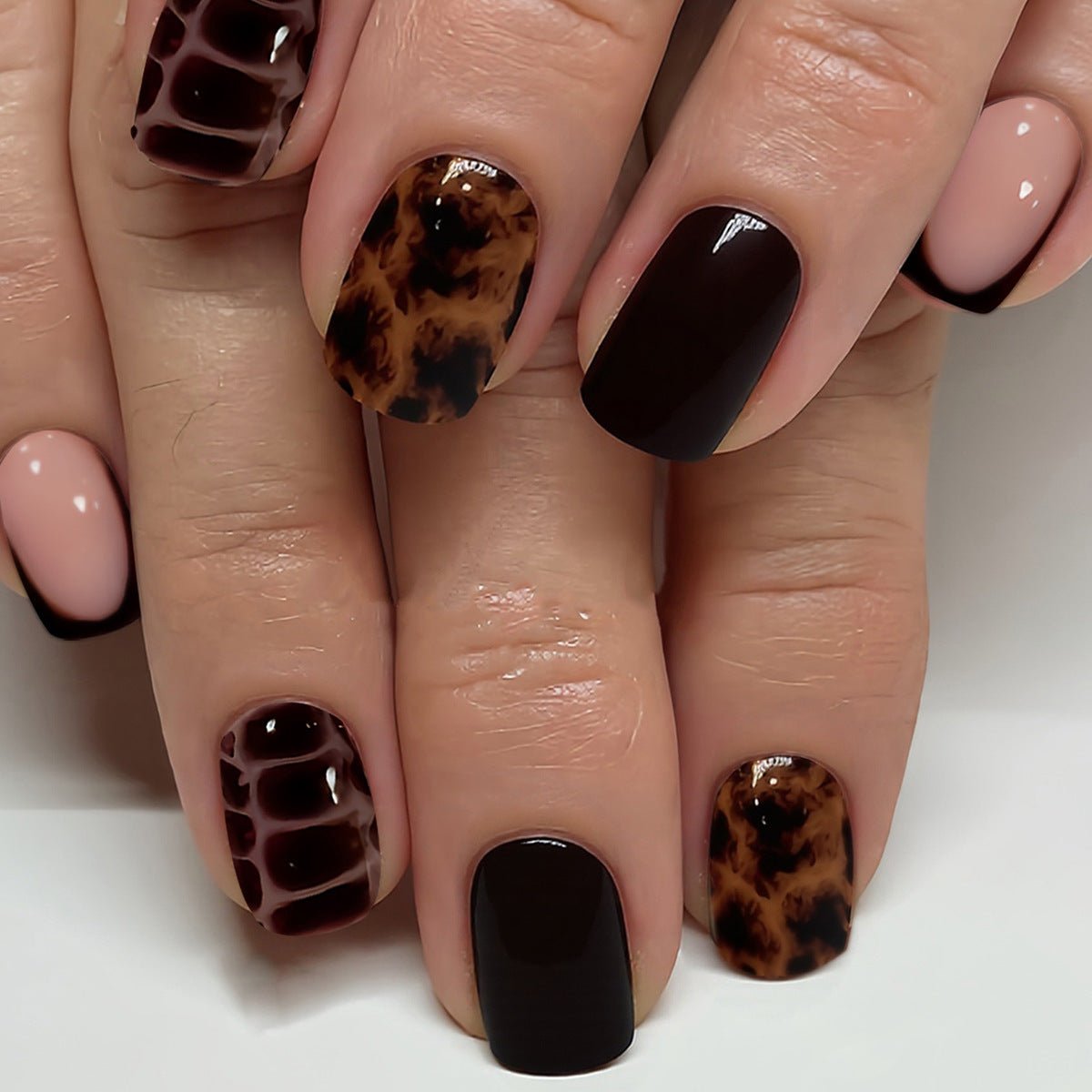 Künstlerisches Press-On-Nagelspitzen-Set Brehn