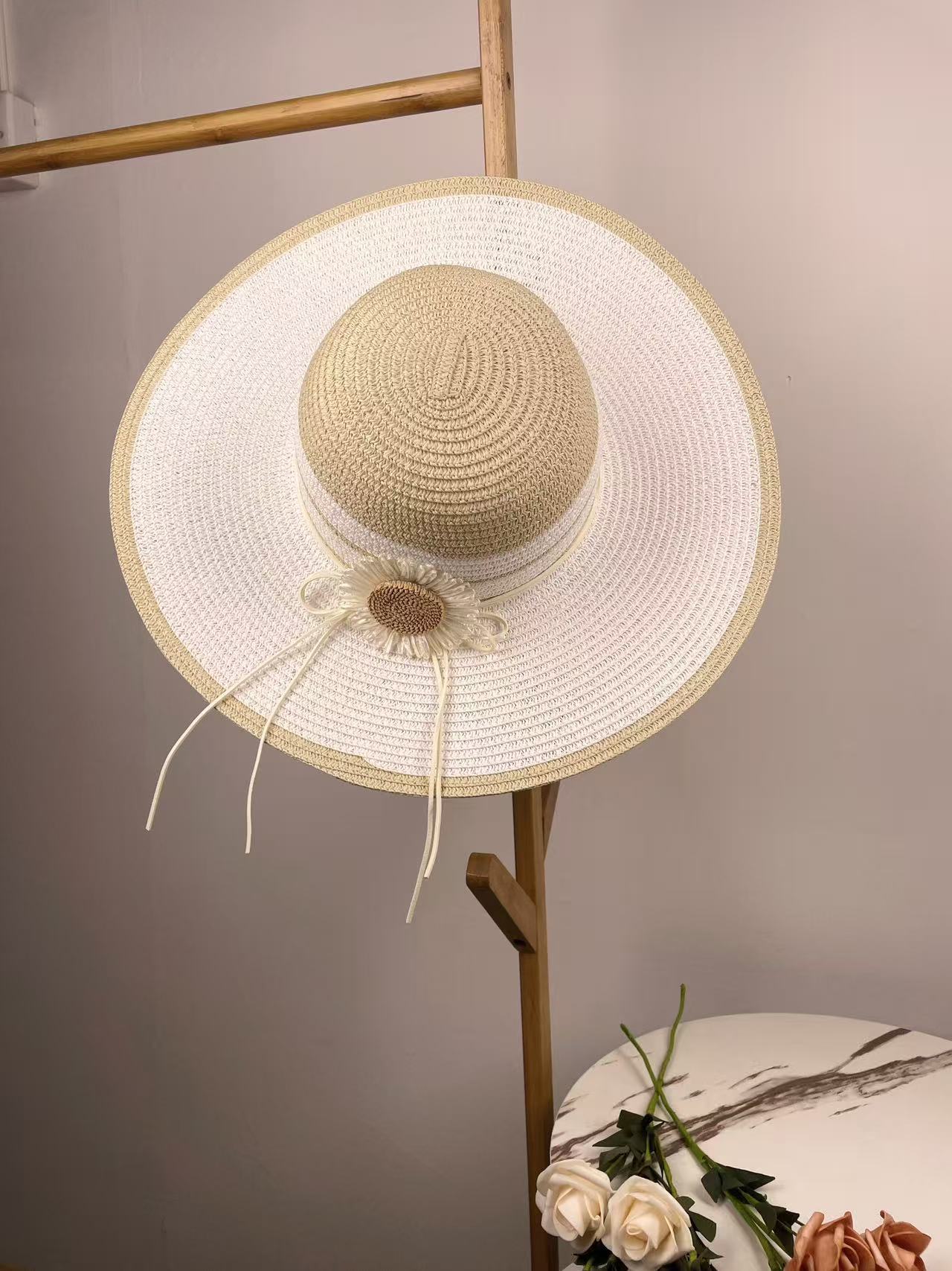 Elegante Strandtasche mit Zugehörigem Sonnenhut Brehn