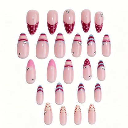 Kunstnagelset mit eleganten 3D-Details und kunstvollem Design Brehn