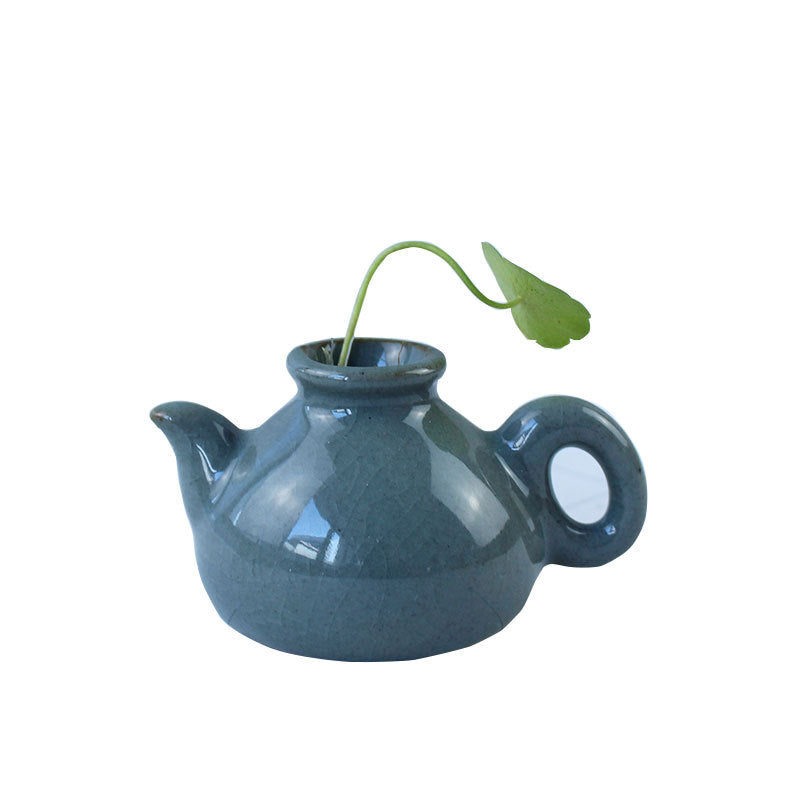 Elegante Keramikvase mit kunstvollem Design Brehn
