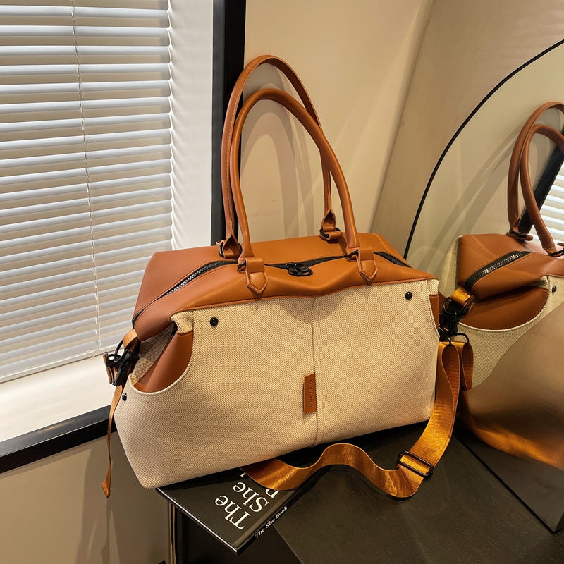 Praktische Handtasche Im Modernen Design Brehn